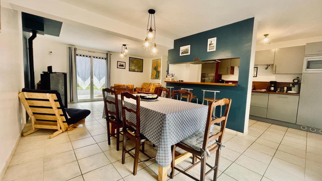 Maison Spacieuse A Deux Pas De La Plage Roscanvel エクステリア 写真